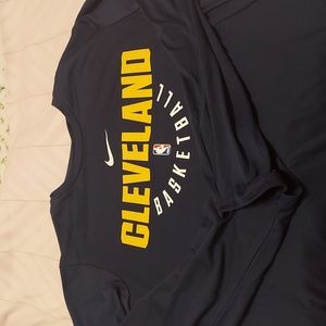 Cleveland Cavaliers Crew neck long sleeve shirt size Large